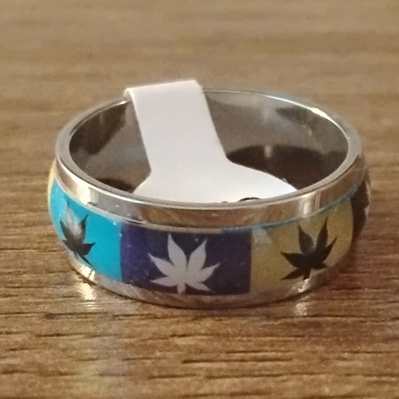Stainless Steel Unisex Ring Colorful Blue Yellow Black Red Cannibus Symbol Size - Picture 3 of 4